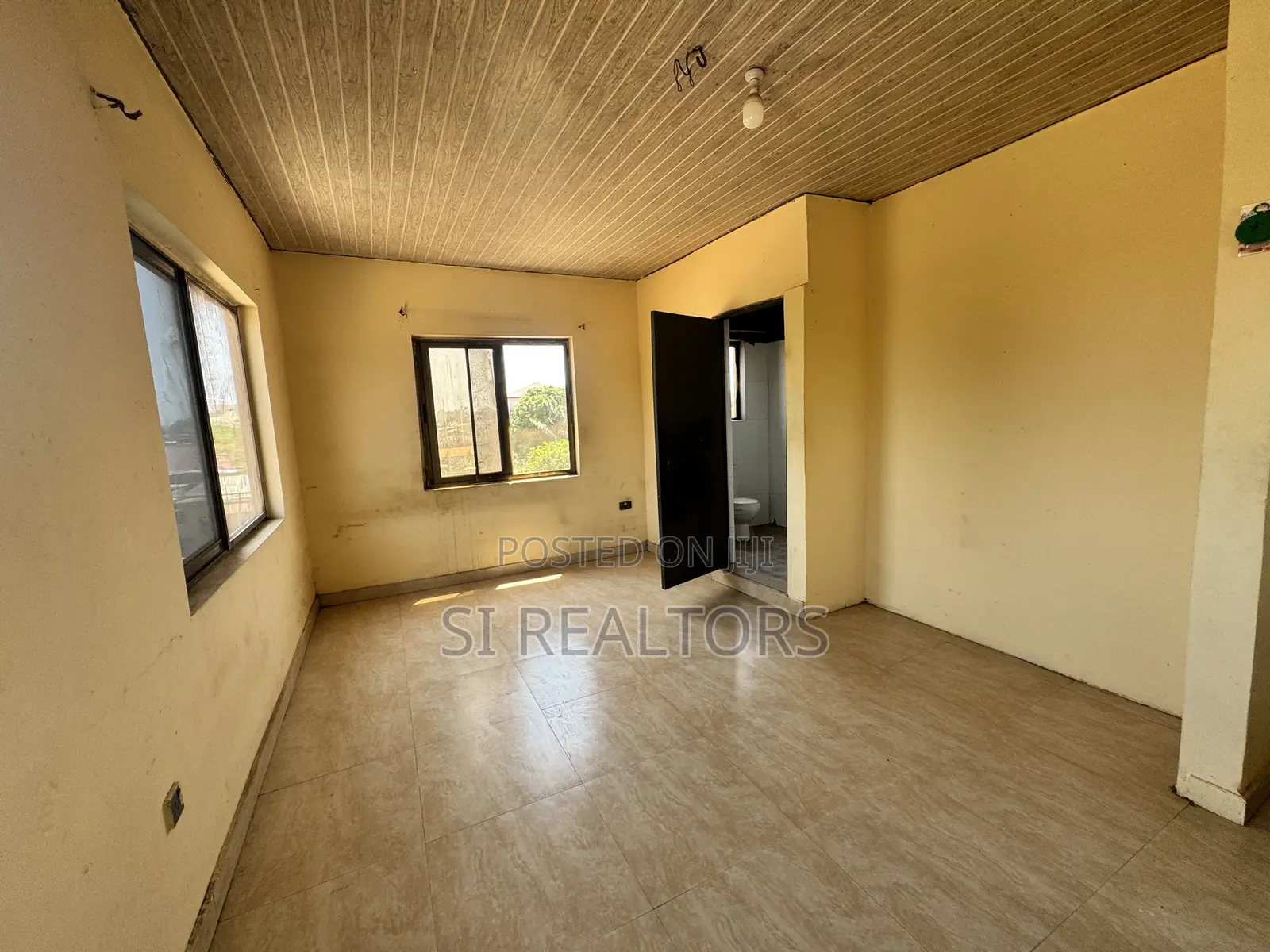 20bdrm Apartment in Dansoman Junction for sale in Dansoman