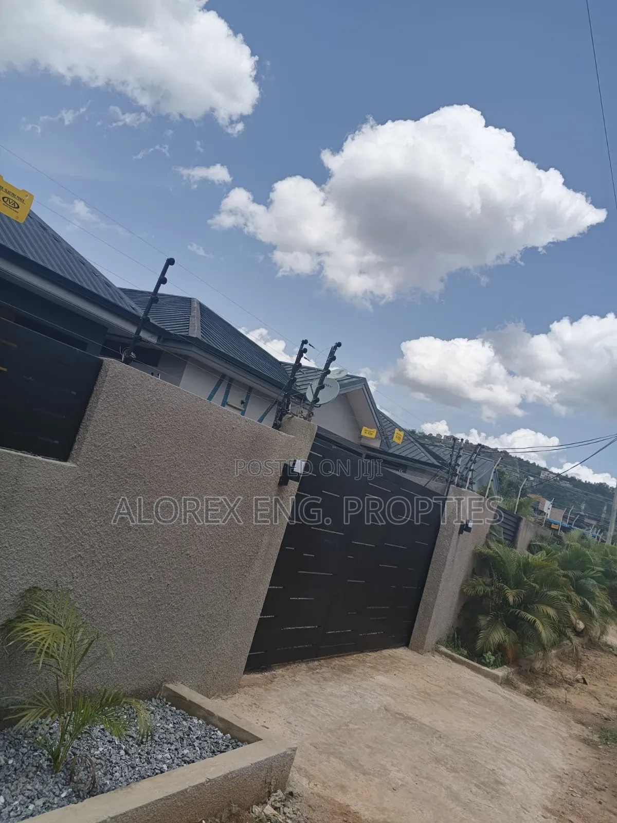 2bdrm House in Ayi Mensa, Oyarifa Mall Area for sale in Oyarifa Mall Area