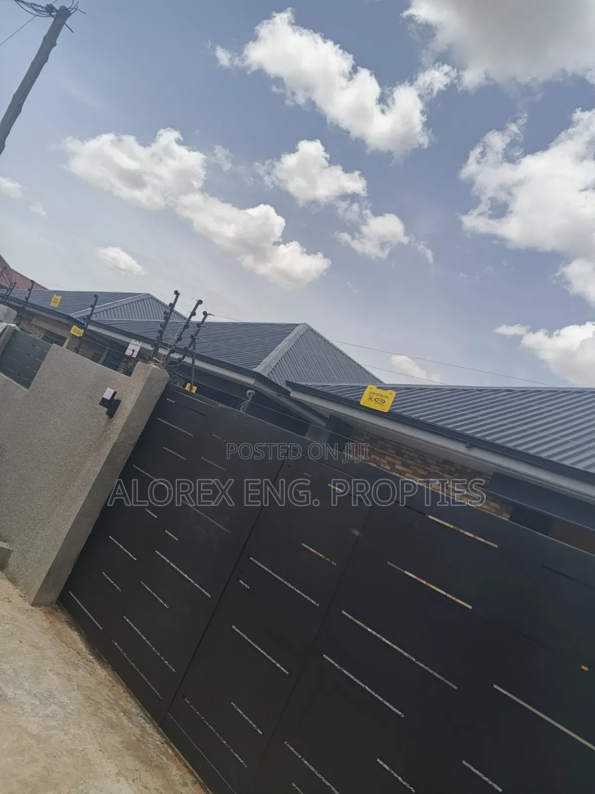 2bdrm House in Ayi Mensa, Oyarifa Mall Area for sale in Oyarifa Mall Area