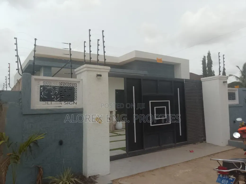 2bdrm House in Ayi Mensa, Oyarifa Mall Area for sale in Oyarifa Mall Area