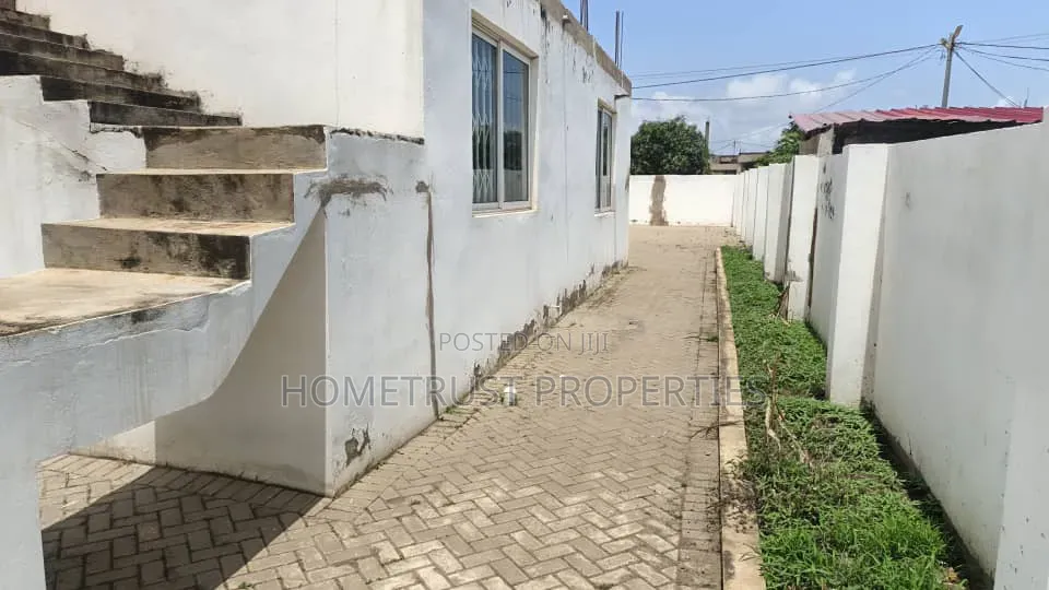 4bdrm House in Tema Community 25 for sale in Community 25