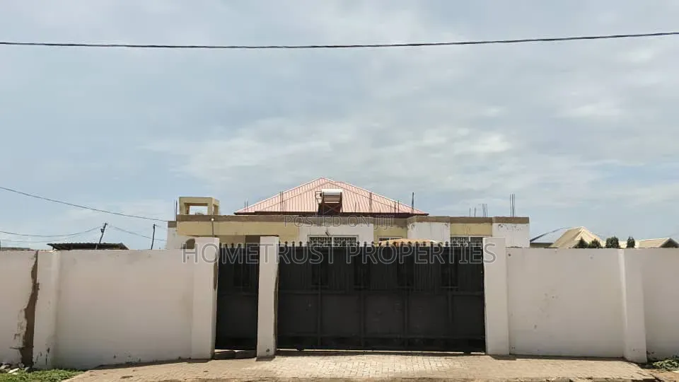 4bdrm House in Tema Community 25 for sale in Community 25