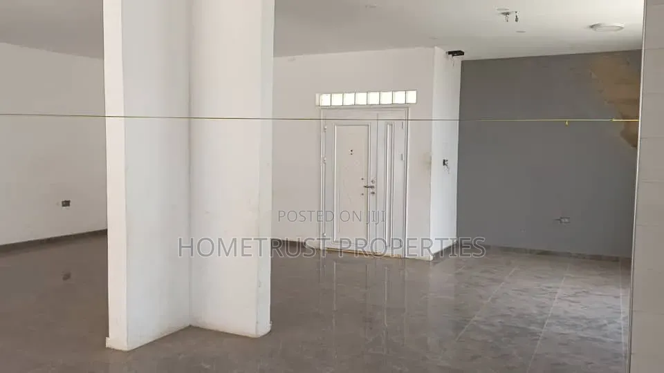 4bdrm House in Tema Community 25 for sale in Community 25