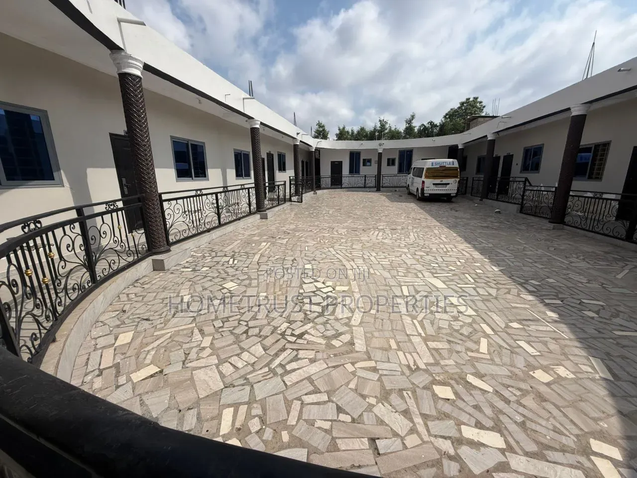20bdrm Apartment in Kumasi Boadi for sale in Kumasi Metropolitan