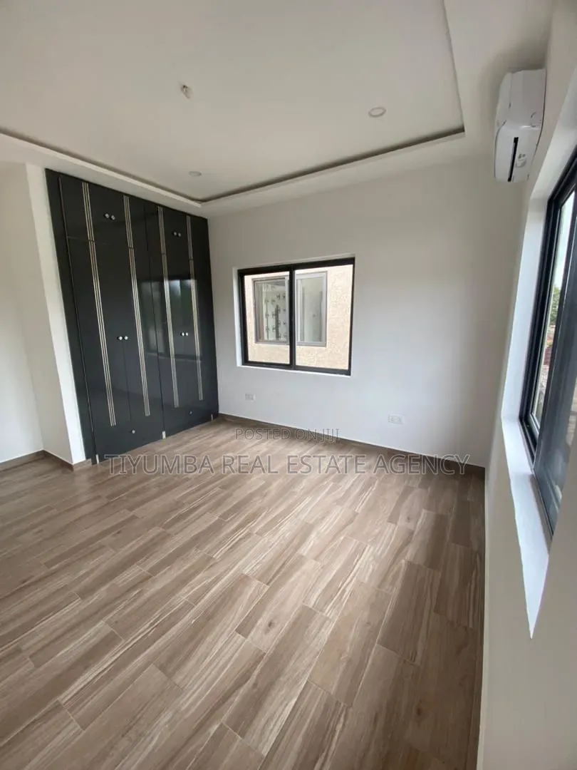 4bdrm Duplex in Tiyumba Real Estate, ECOMOG for rent in ECOMOG