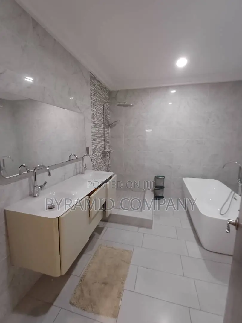 Furnished 7bdrm Mansion in Ofankor Barrier for sale in Ofankor