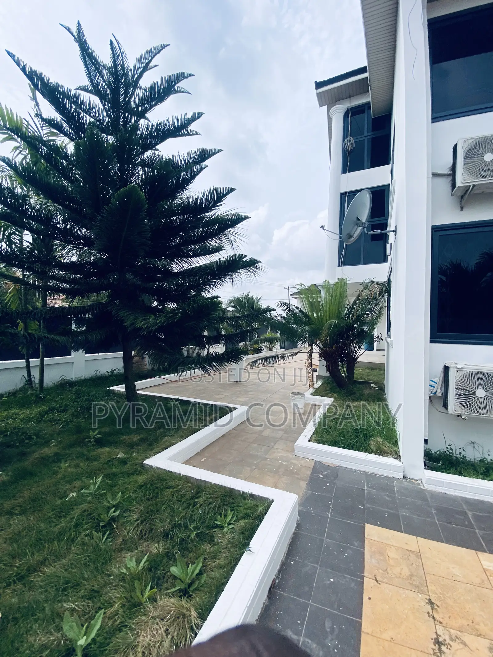 Furnished 7bdrm Mansion in Ofankor Barrier for sale in Ofankor