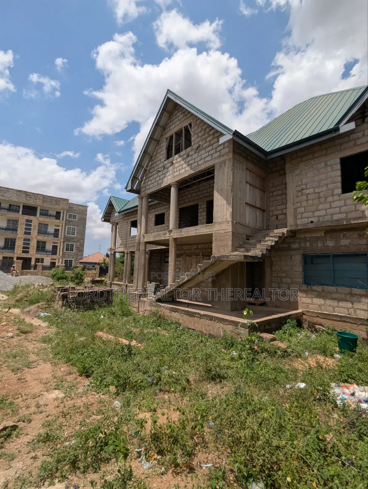 4bdrm Apartment in Pokuase for sale in Pokuase