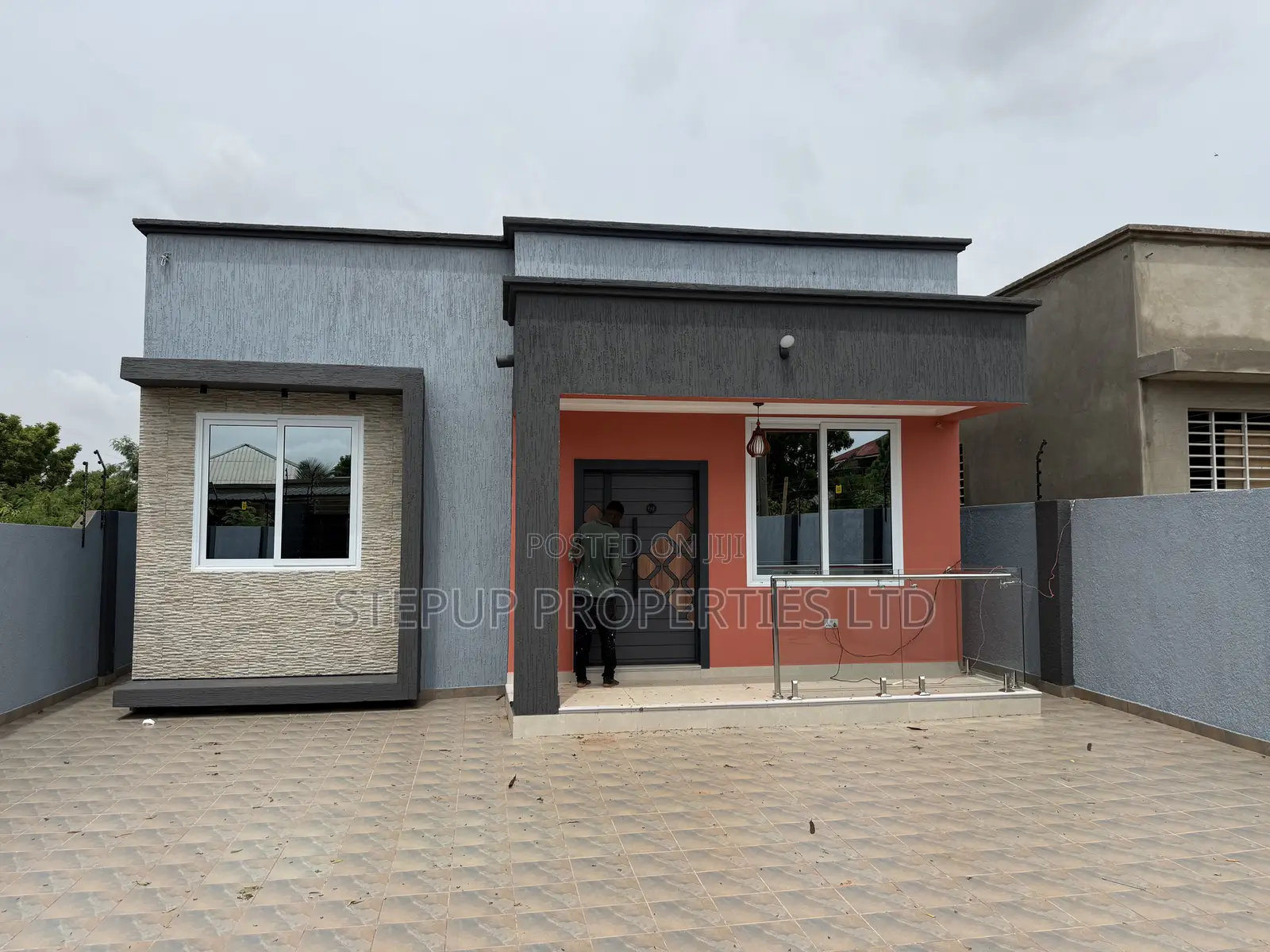 3bdrm House in Adenta Amrahia for sale in Adenta