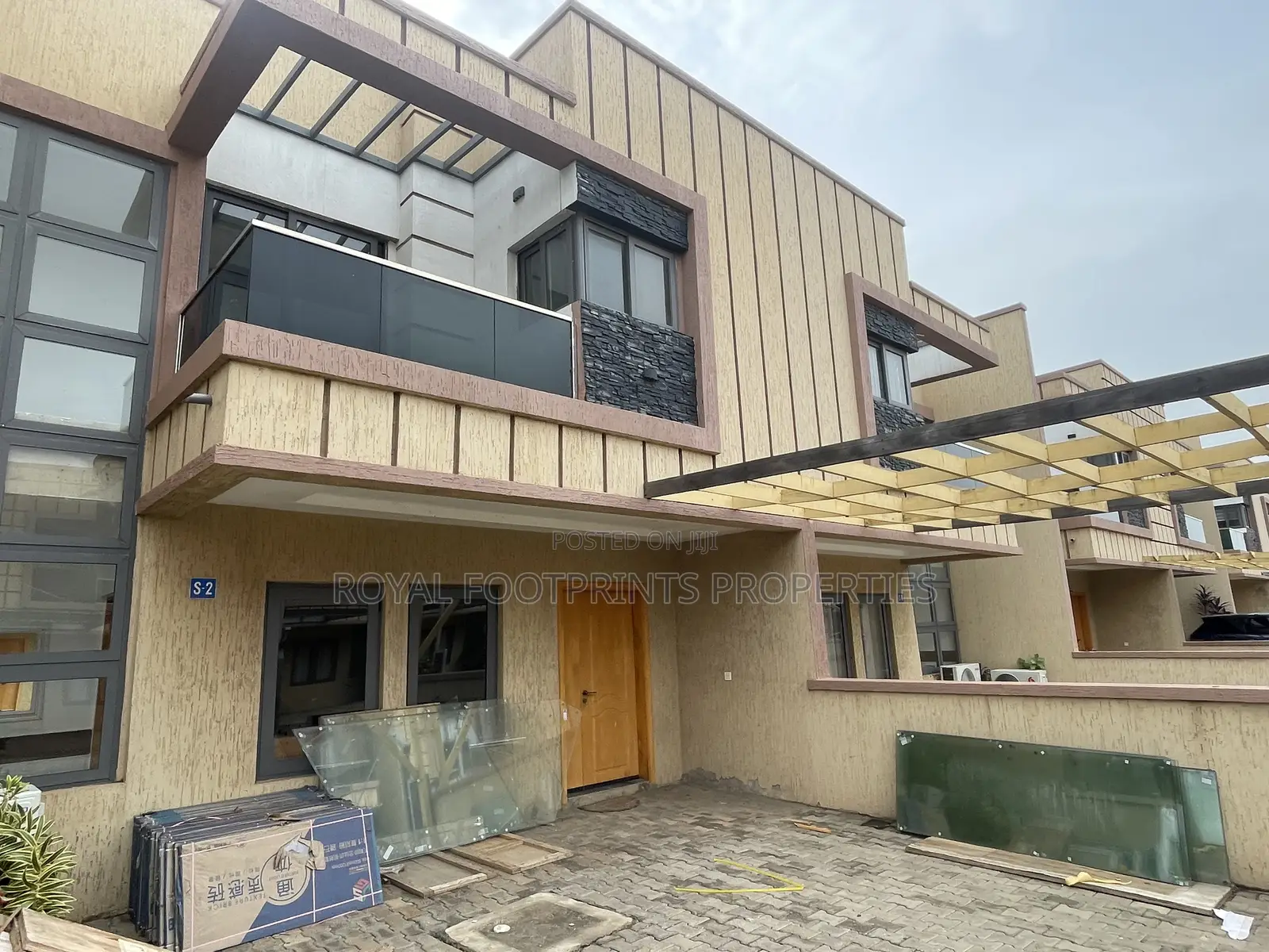 4bdrm Townhouse / Terrace in Royal Footprints, Ashaley Botwe for rent in Ashaley Botwe