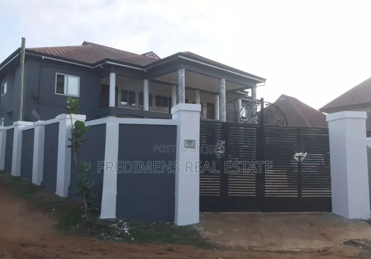 12bdrm Apartment in Fredimens Real, Kumasi Metropolitan for sale in Kumasi Metropolitan