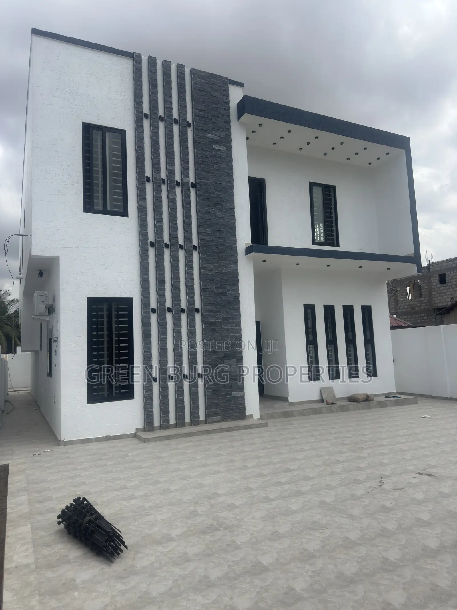4bdrm House in Green, East Legon for sale in East Legon