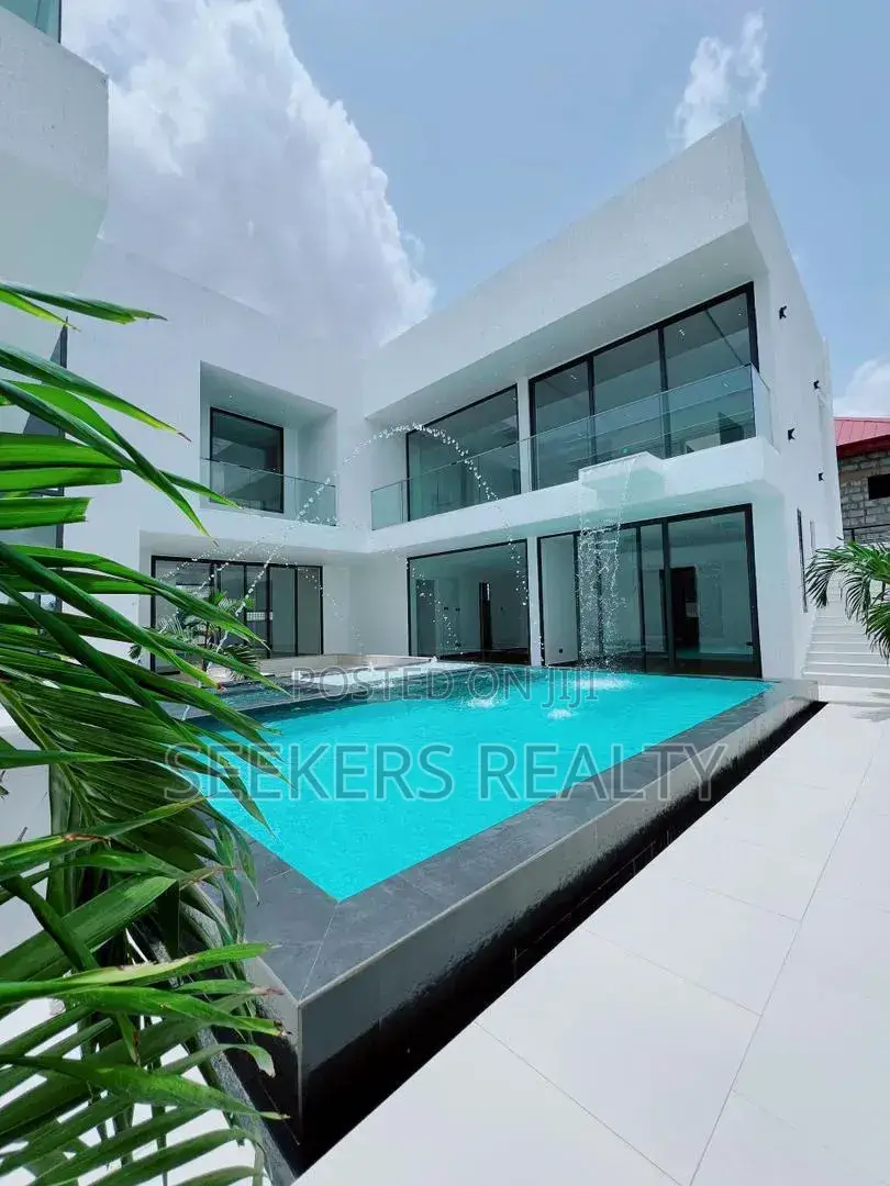 5bdrm House in Seekers Realty, Ghana Flag for sale in Ghana Flag