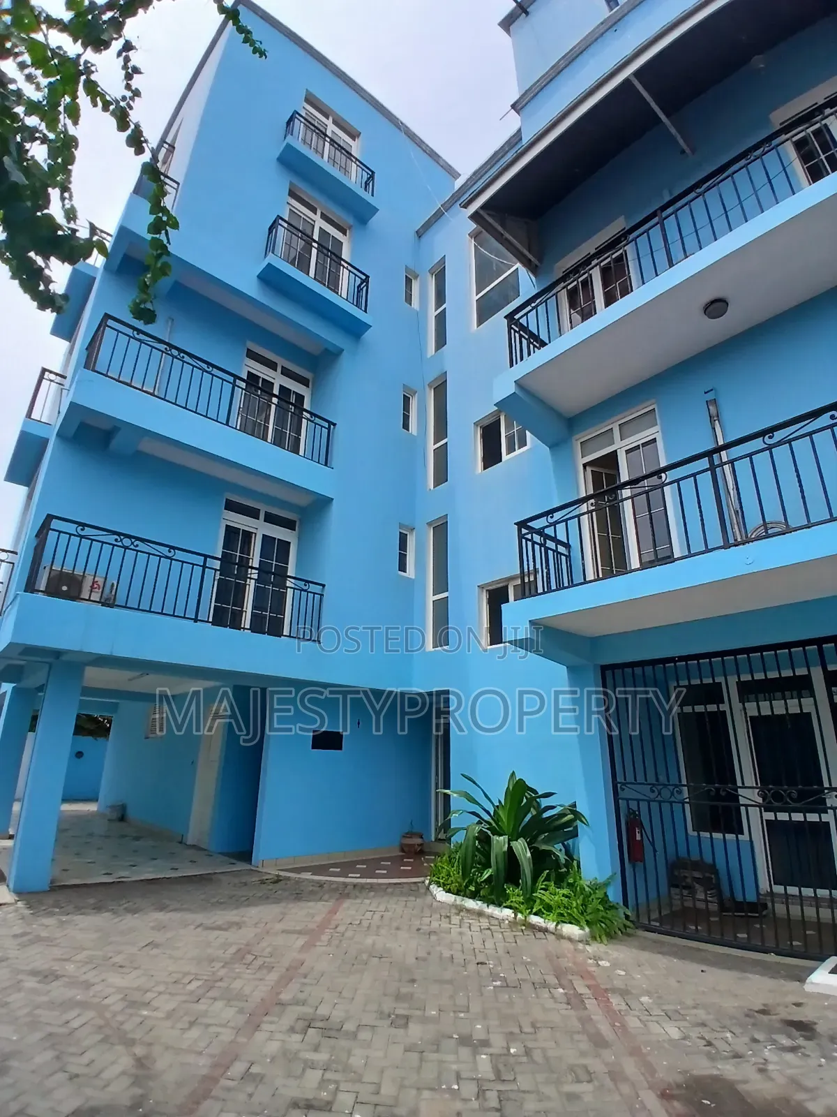 Furnished 3bdrm Apartment in Osu, Oxford Street for rent in Oxford Street