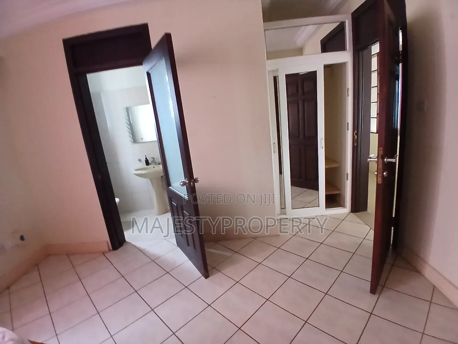 Furnished 3bdrm Apartment in Osu, Oxford Street for rent in Oxford Street