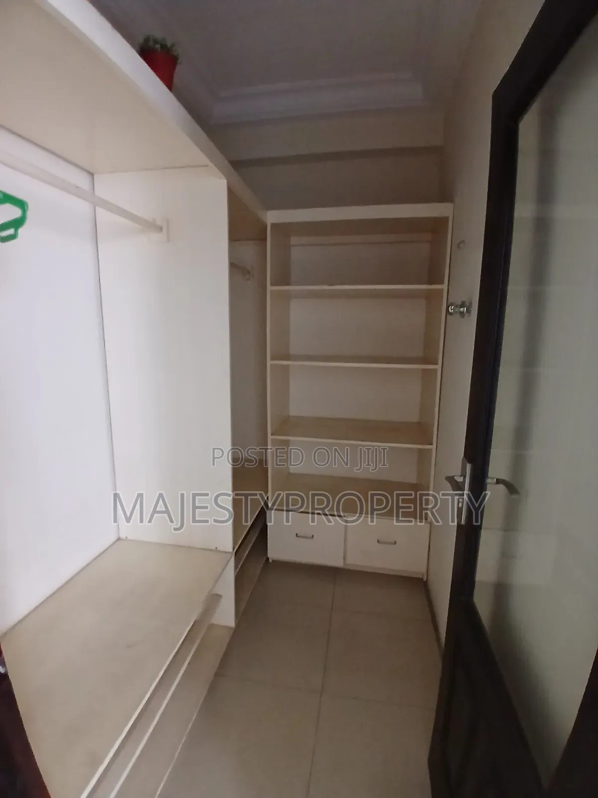 Furnished 3bdrm Apartment in Osu, Oxford Street for rent in Oxford Street