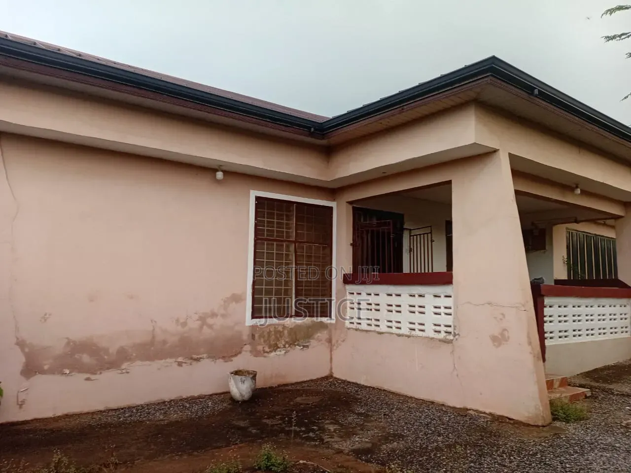 3bdrm House in Achimota Mile 7 for sale in Mile 7