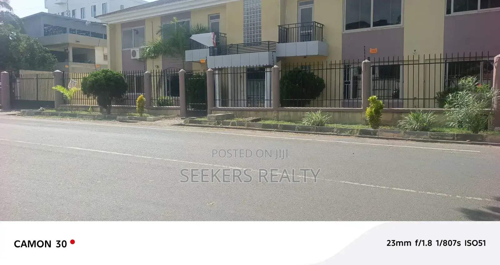 12bdrm House in Seekers Realty, Labone SHS Area for rent in Labone SHS Area