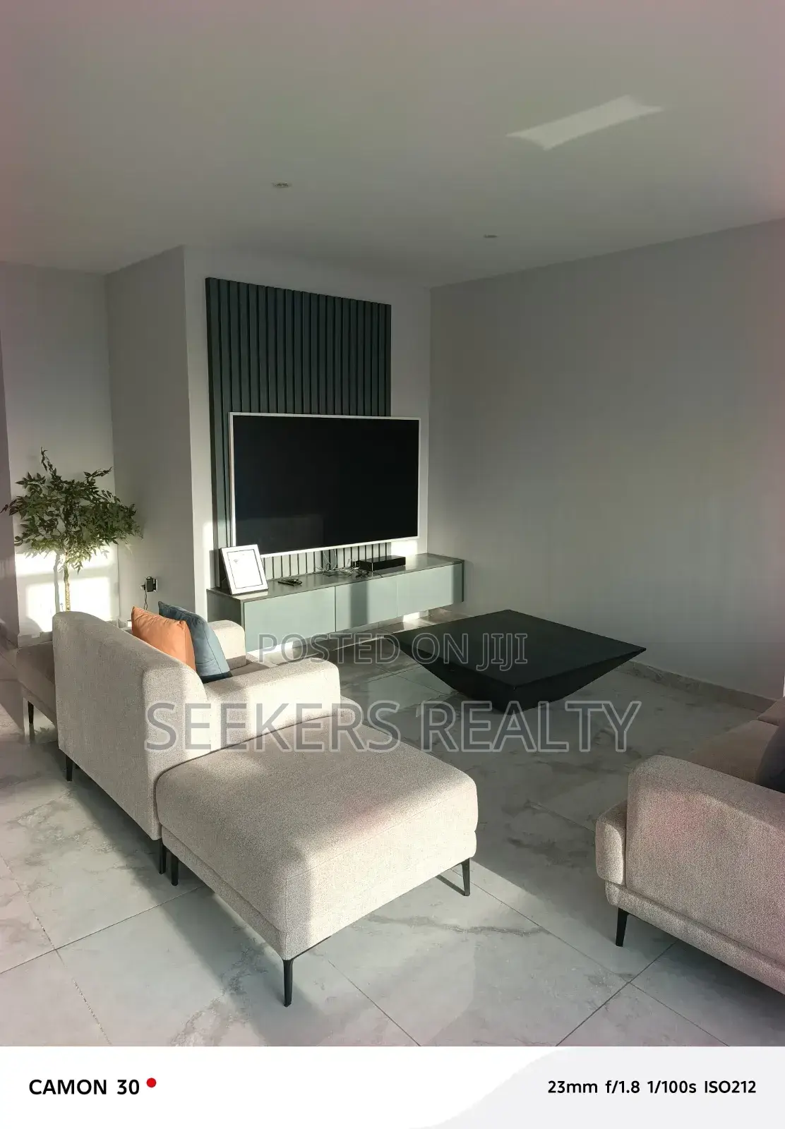Furnished 1bdrm Apartment in Seekers Realty, Oxford Street for rent in Oxford Street