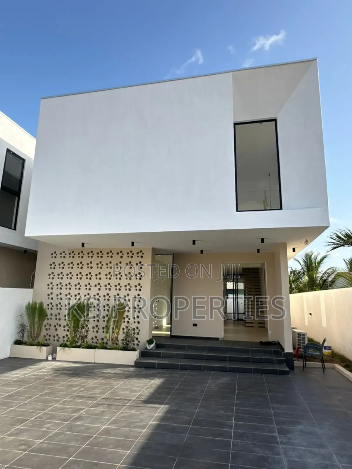 4bdrm Duplex in Kb Properties, American House for sale in American House