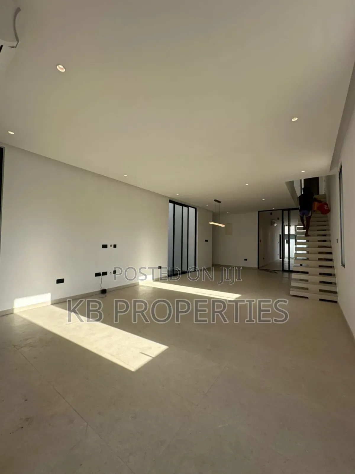 4bdrm Duplex in Kb Properties, American House for sale in American House