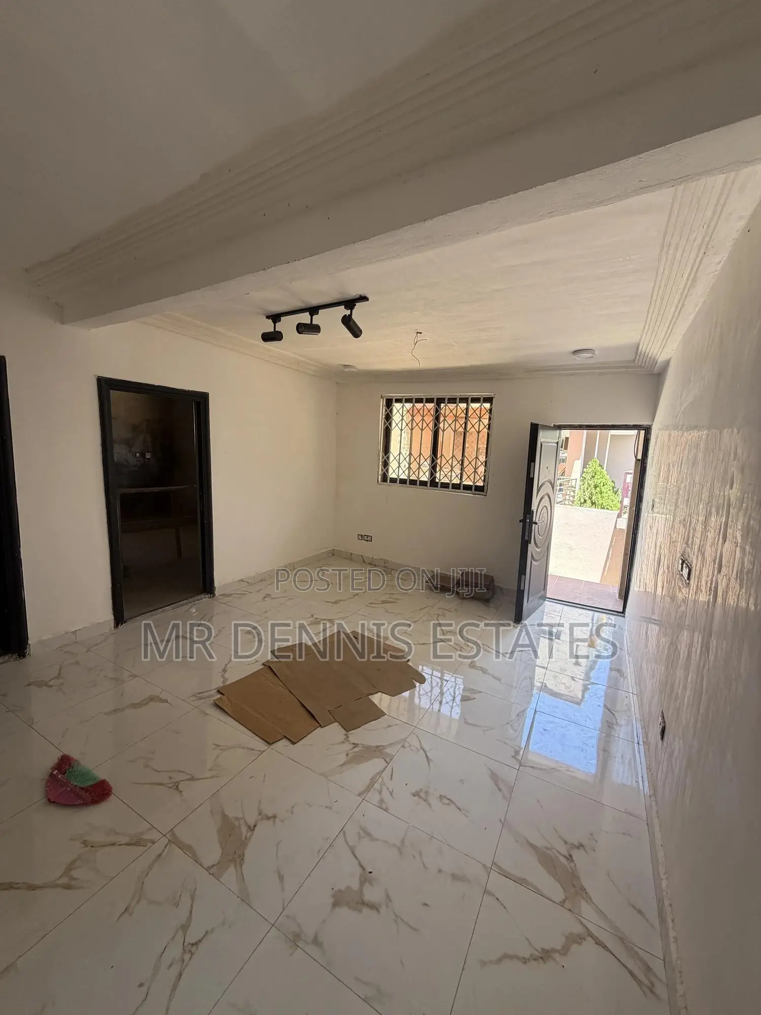 2bdrm Apartment in Westhills Mall for rent in West Hills Mall Area