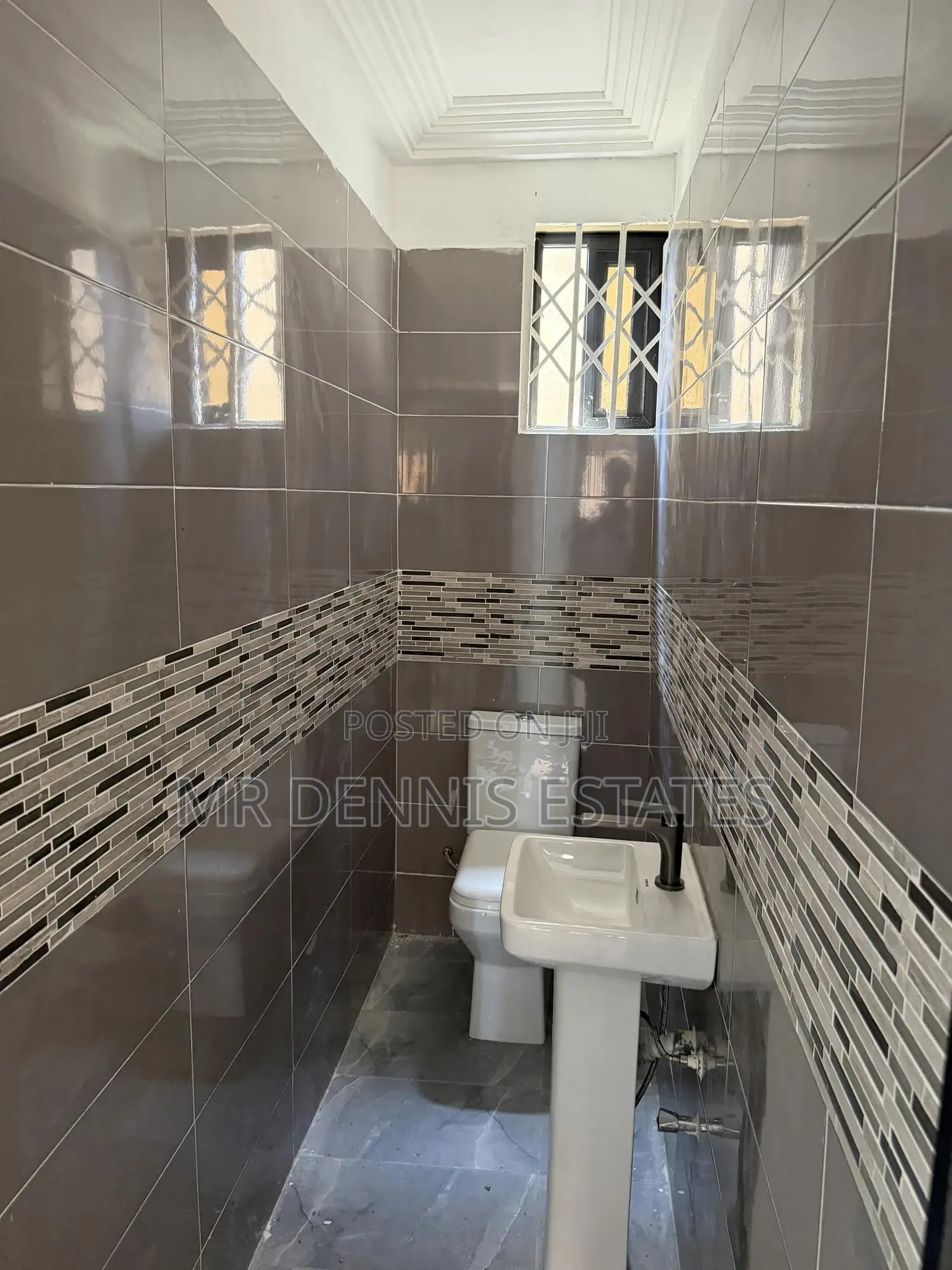 2bdrm Apartment in Westhills Mall for rent in West Hills Mall Area