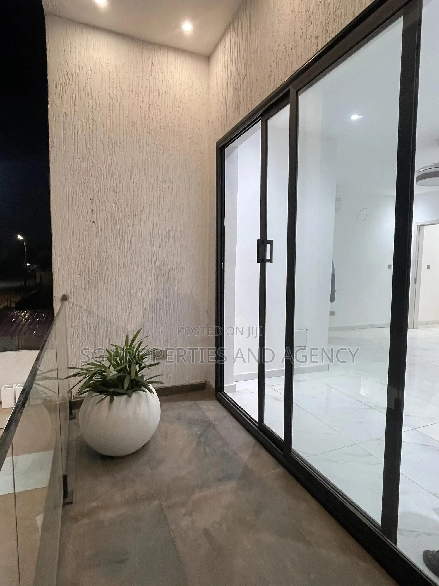 2bdrm Townhouse / Terrace in Lashibi, Sakumono for rent in Sakumono