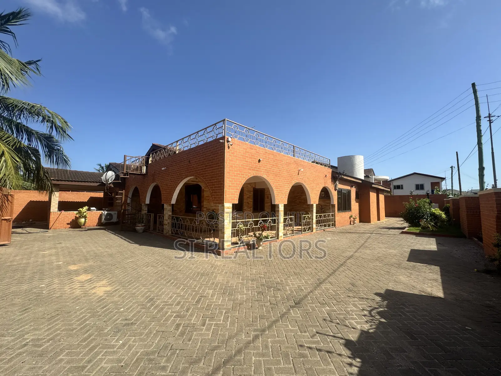 Furnished 4bdrm Bungalow in Sakumono Estates for rent in Sakumono