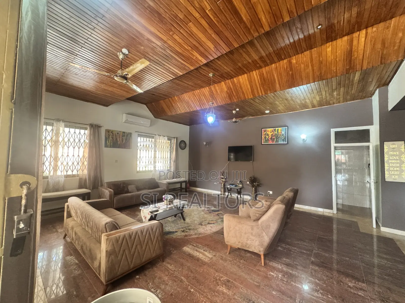 Furnished 4bdrm Bungalow in Sakumono Estates for rent in Sakumono