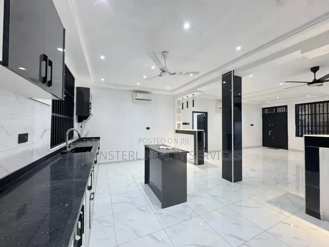 4bdrm Duplex in Housing Down for sale in Housing Down
