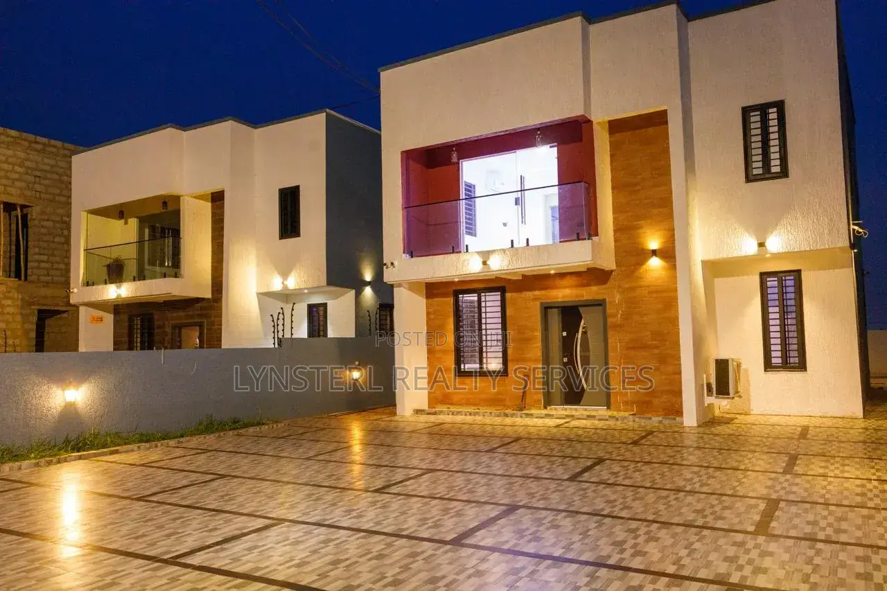 4bdrm Duplex in Community 25 for sale in Community 25