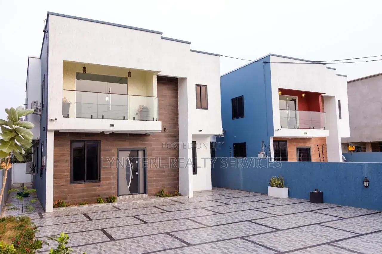 4bdrm Duplex in Community 25 for sale in Community 25