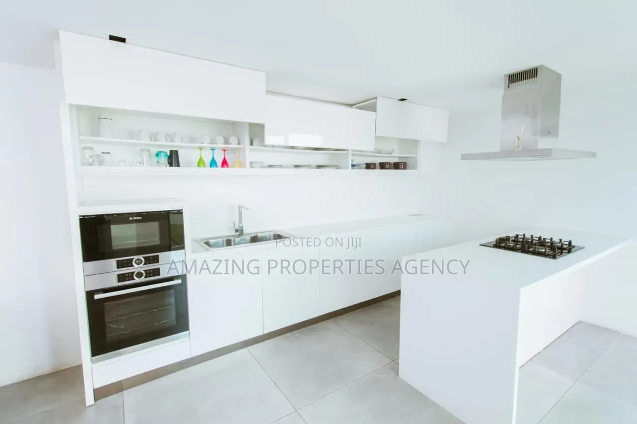 5bdrm House in Airport Hills for sale in Airport Residential Area