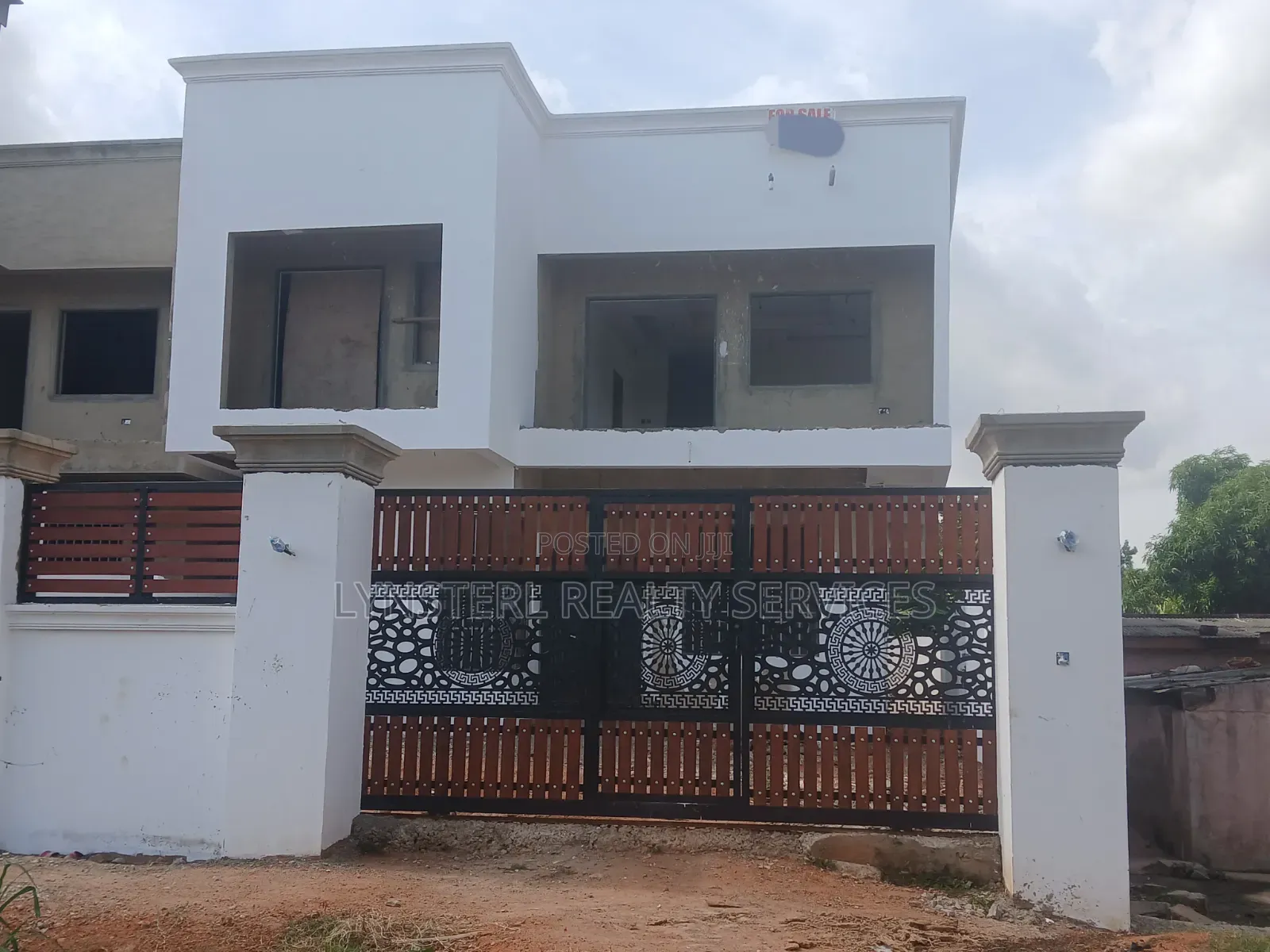 4bdrm Duplex in Oyarifa Mall Area for sale in Oyarifa Mall Area