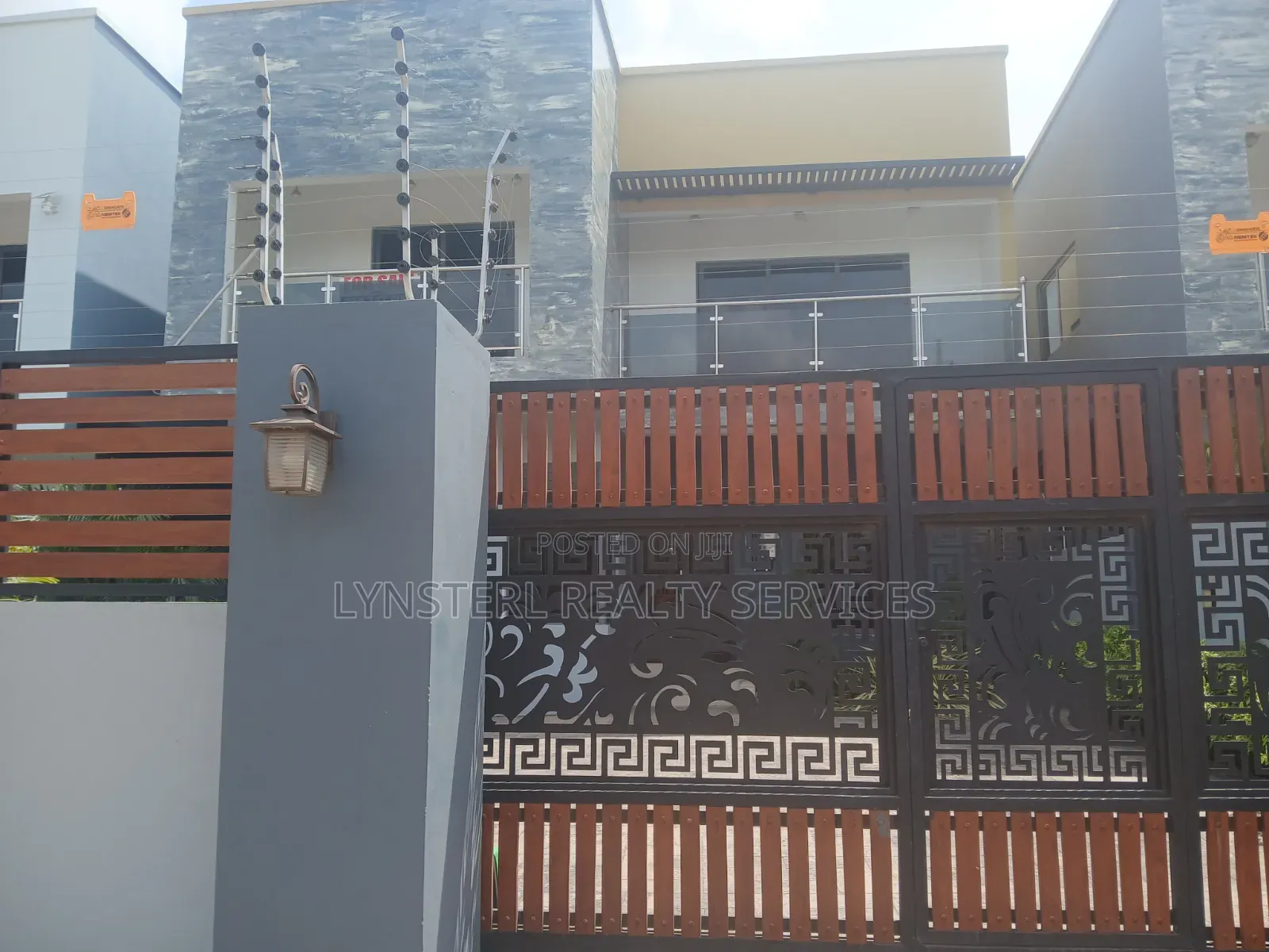 4bdrm Duplex in Oyarifa Mall Area for sale in Oyarifa Mall Area