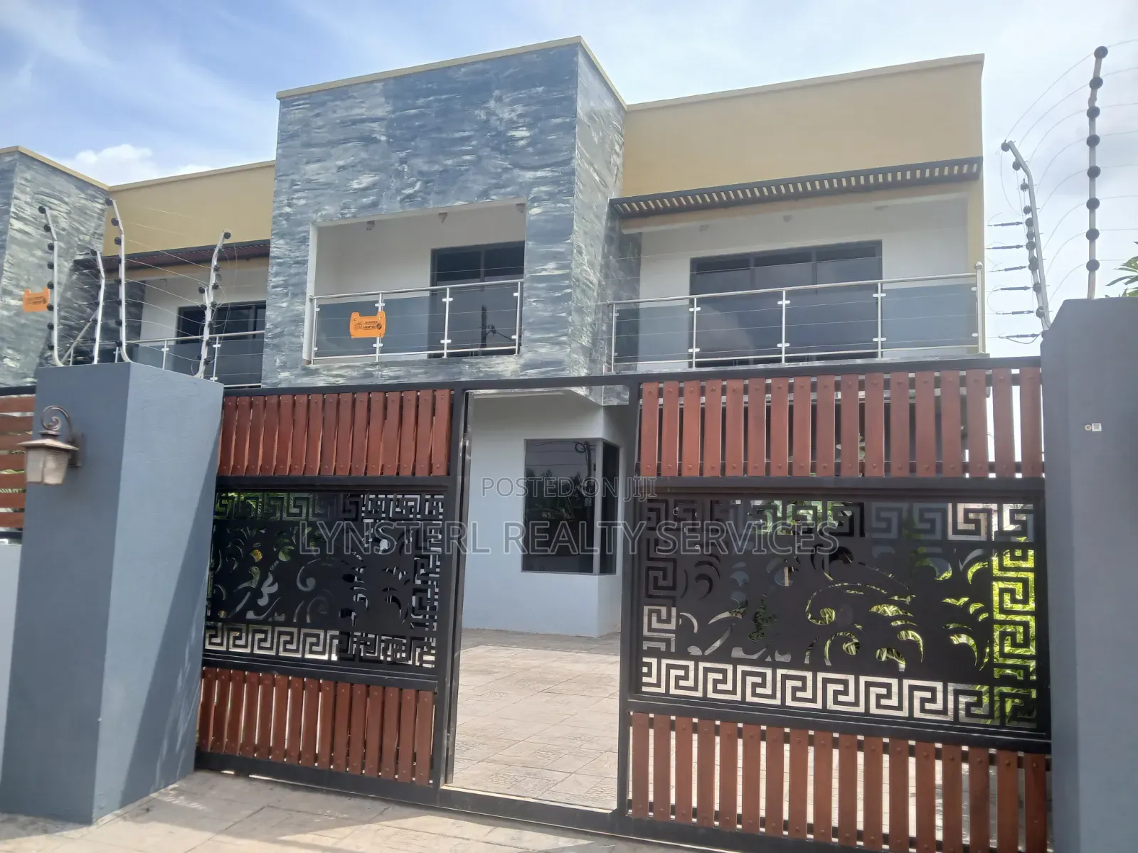 4bdrm Duplex in Oyarifa Mall Area for sale in Oyarifa Mall Area