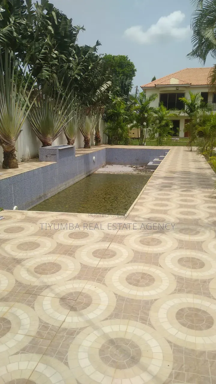 2bdrm Apartment in Students Hostel, North Legon for rent in North Legon