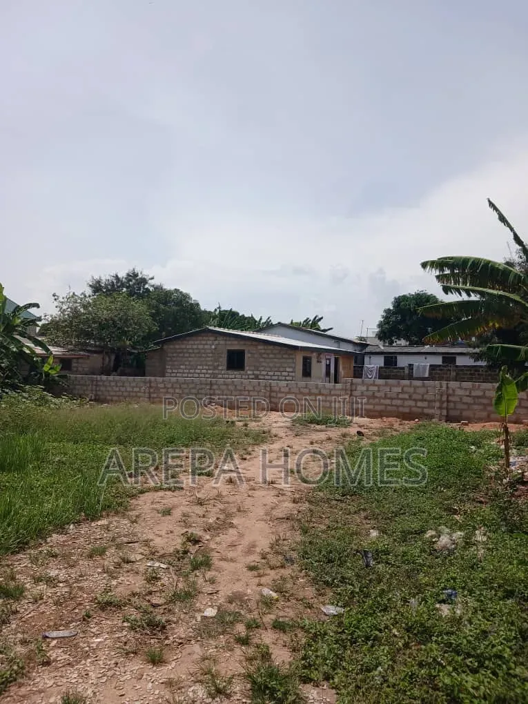A Strategic Land for Quick Sale in Round About