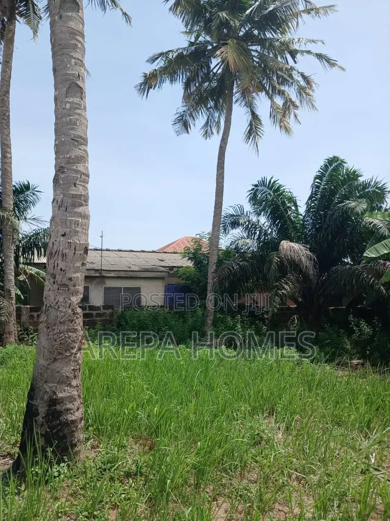 A Strategic Land for Quick Sale in Round About