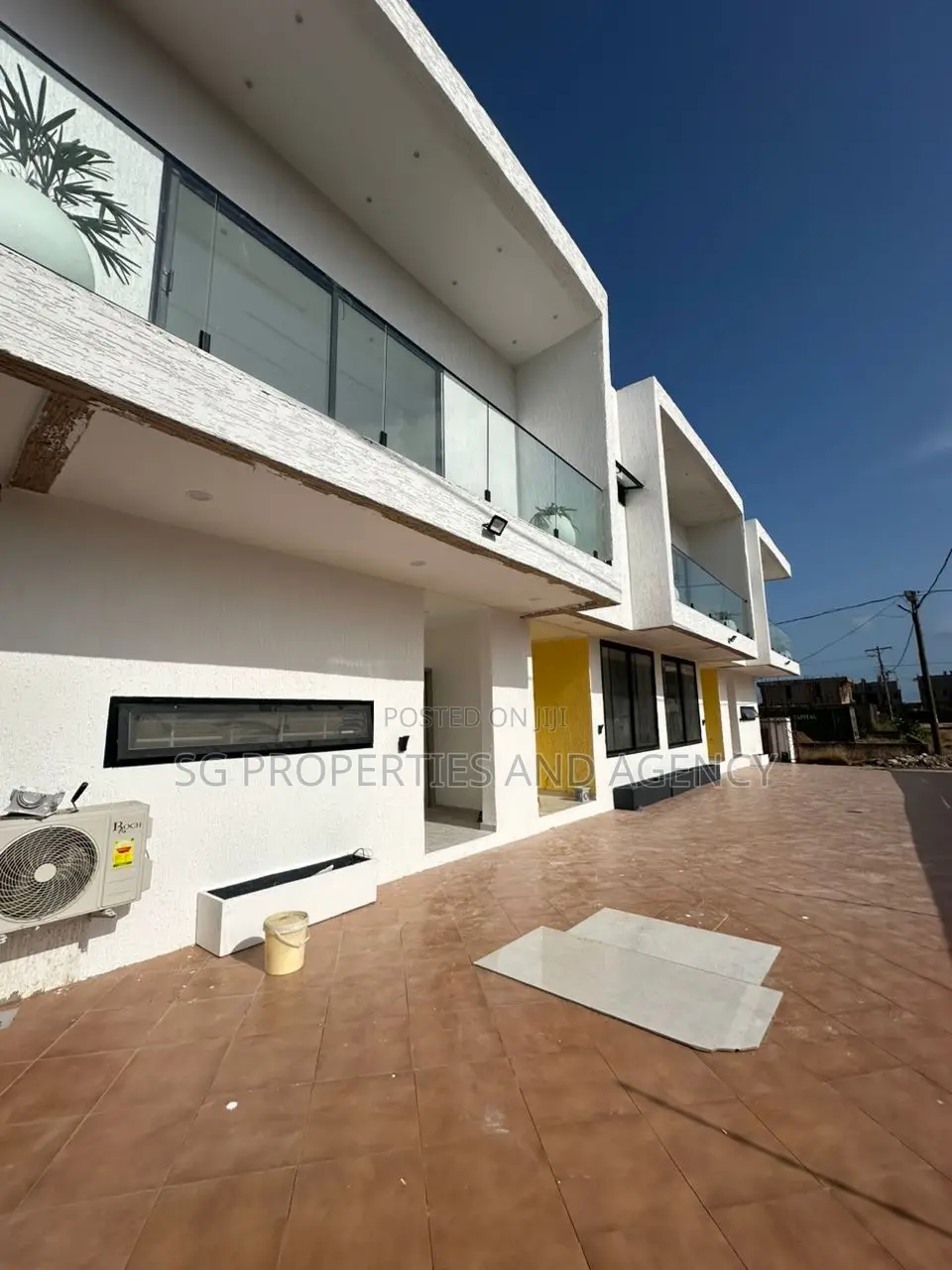 2bdrm Townhouse / Terrace in Lashibi, Sakumono for rent in Sakumono