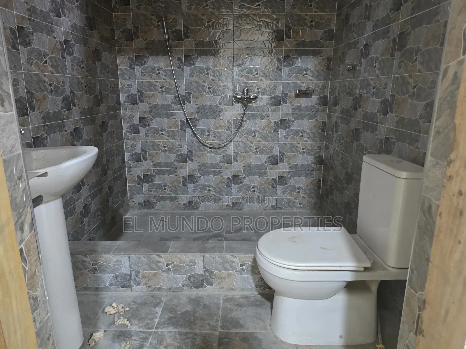 2bdrm Apartment in Apatrapa, Kumasi Metropolitan for rent in Kumasi Metropolitan