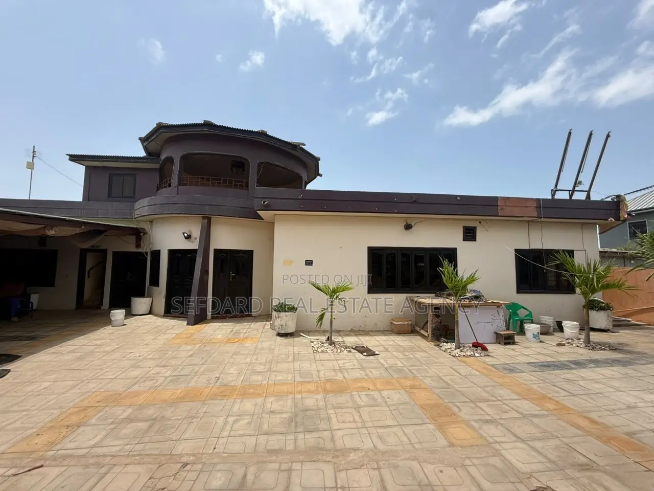 Hot Cake Deal – Guest House for Sale in McCarthy Hill