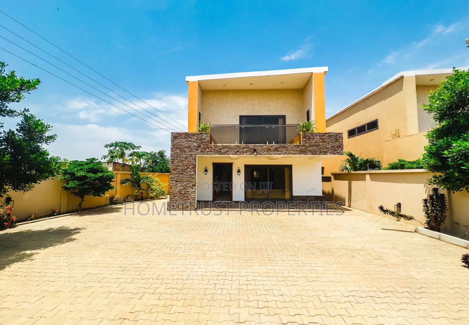 4bdrm Duplex in Ashley Botwe, Nmai-Dzorn for sale in Nmai-Dzorn