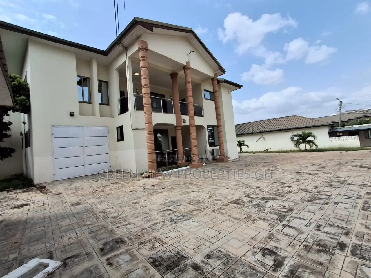 6bdrm Mansion in East Legon for rent in East Legon
