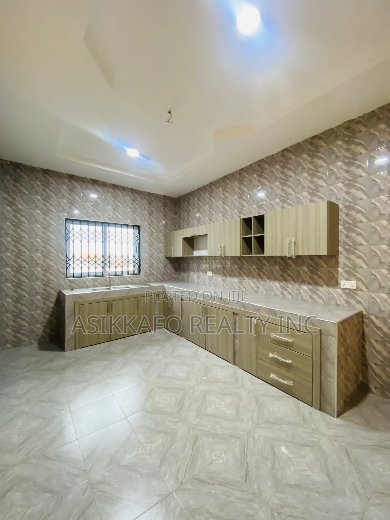 2bdrm Apartment in Baatsona, Spintex for rent in Spintex