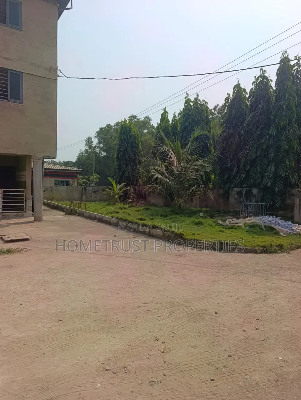 20bdrm Apartment in Amasaman Doboro for sale in Amasaman