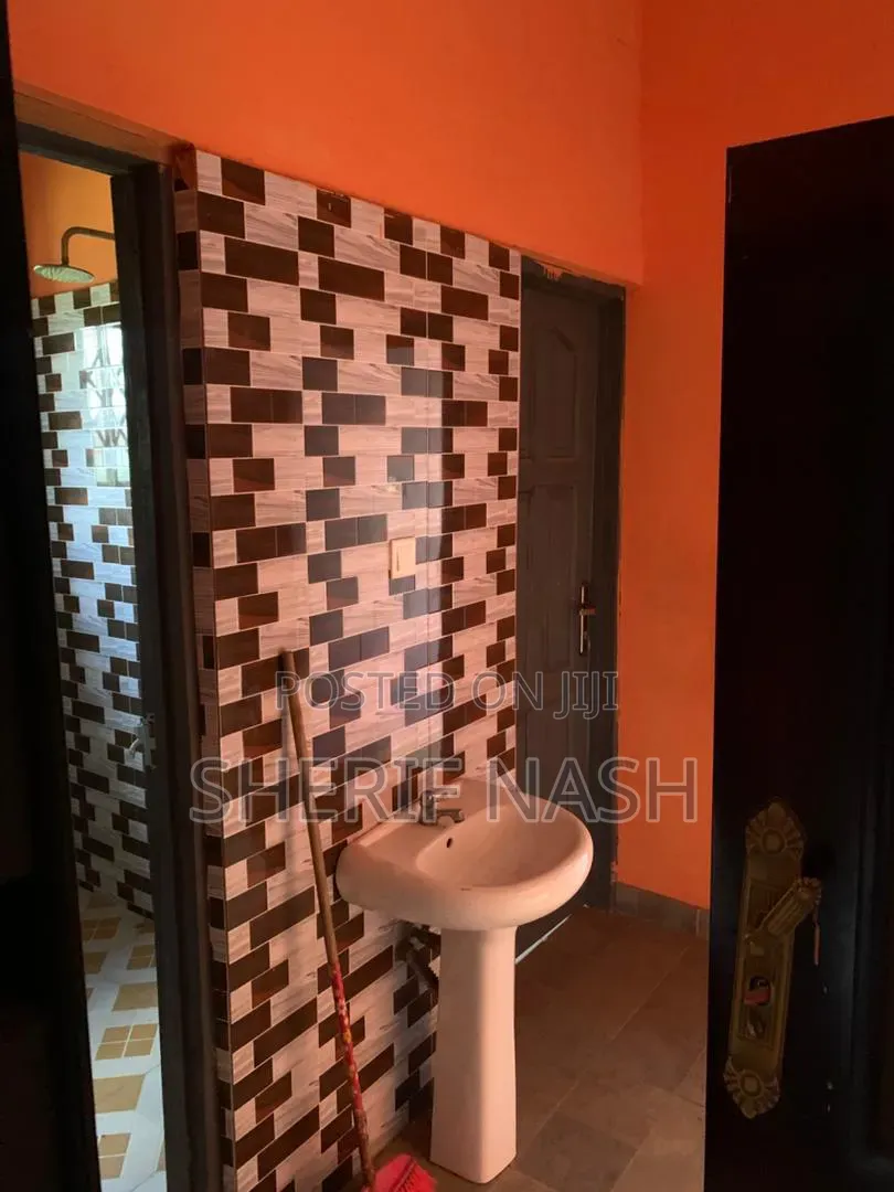 2bdrm Apartment in Ashiyie Fullani, Accra Metropolitan for rent in Accra Metropolitan