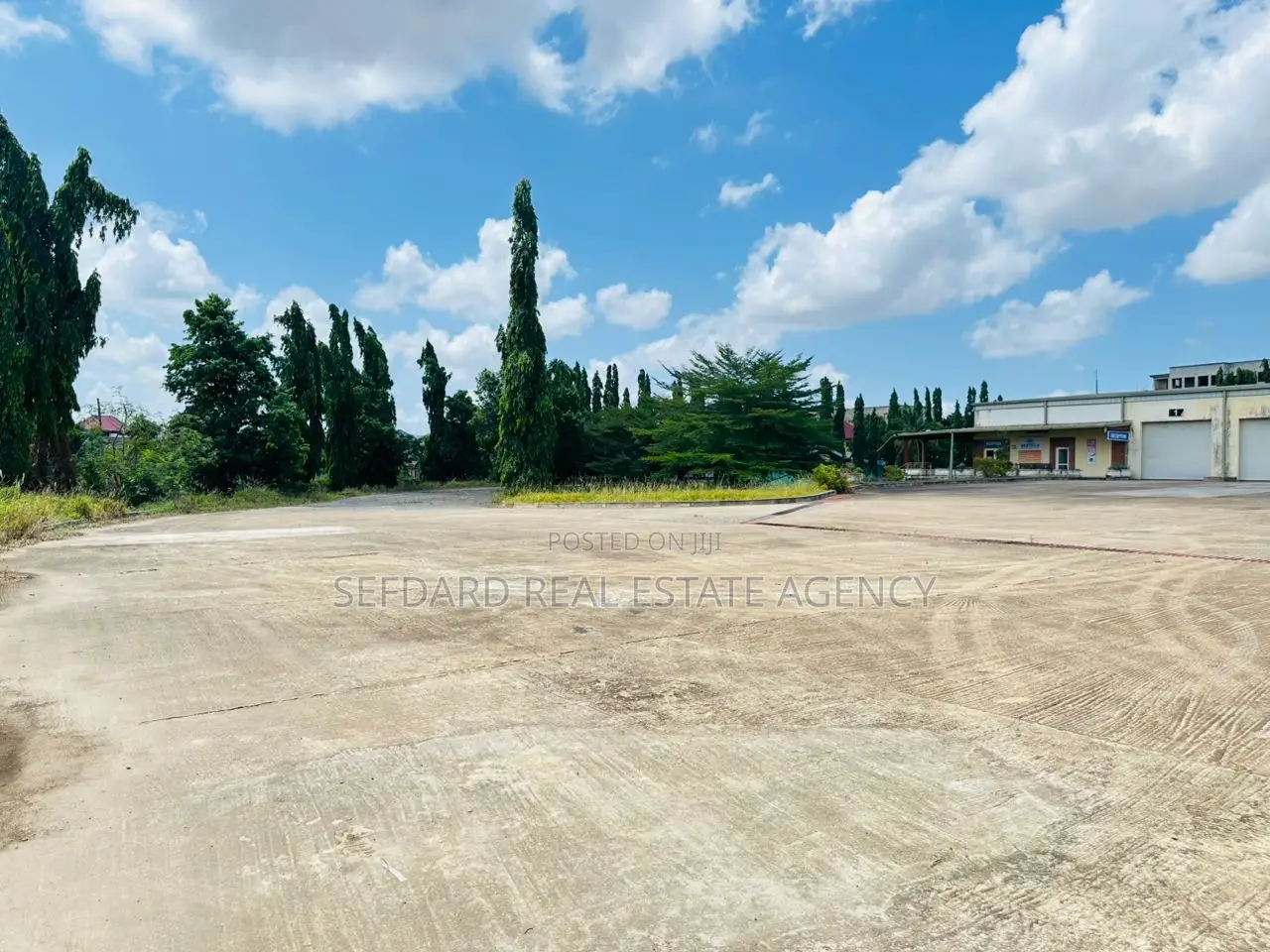 Quick Sale/– Warehouse On 5 Acres in Pokuase