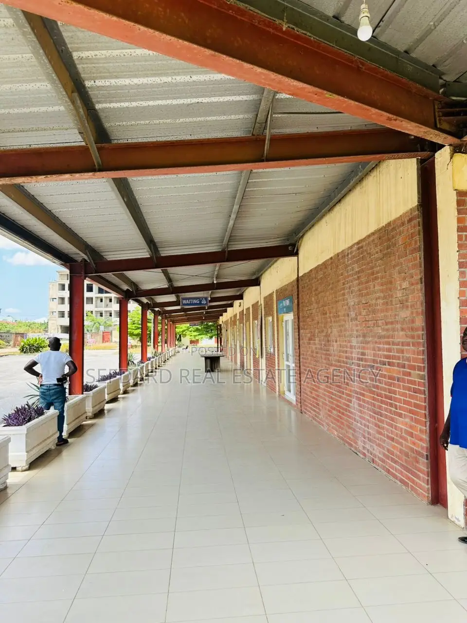 Quick Sale/– Warehouse On 5 Acres in Pokuase